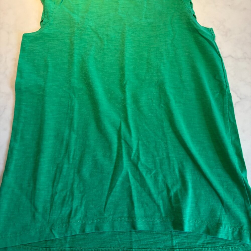 Primary Green Top - Picture 2 of 3